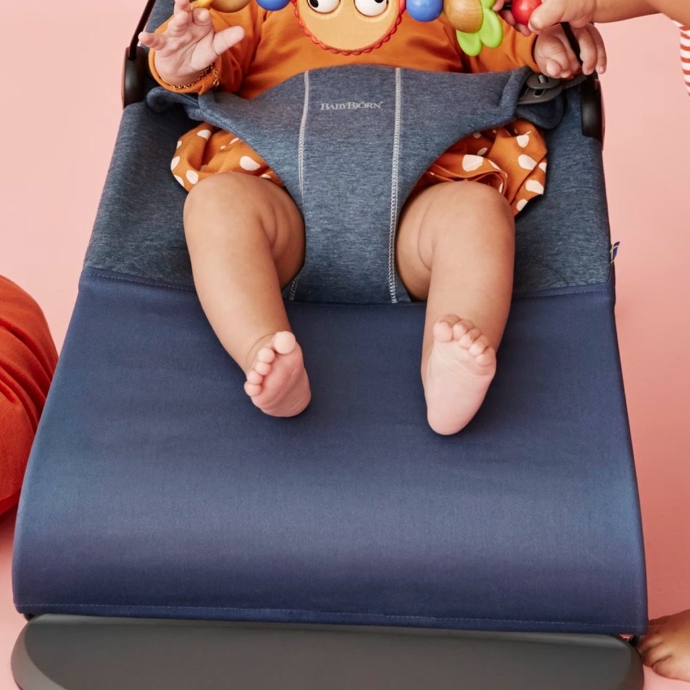 BabyBjorn Bouncer Toy Bar - Picture 4 of 4